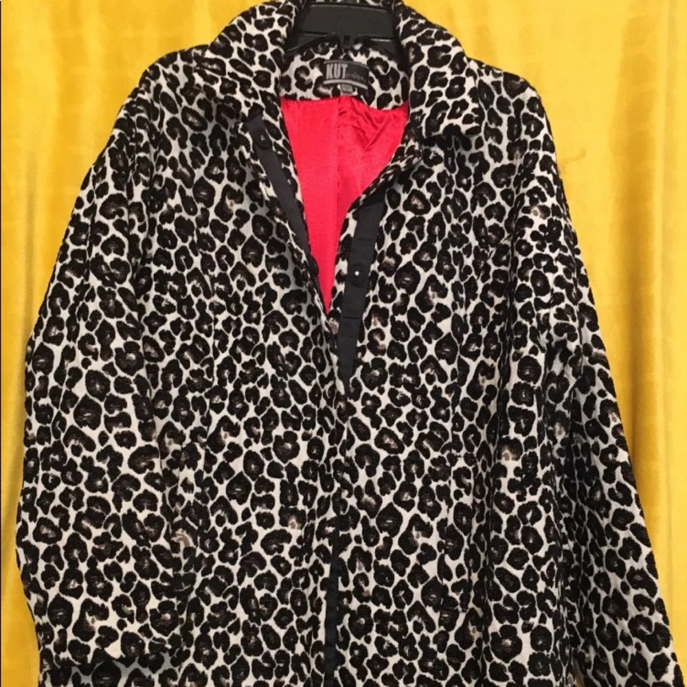 Beautiful leopard jacket Large from Kut